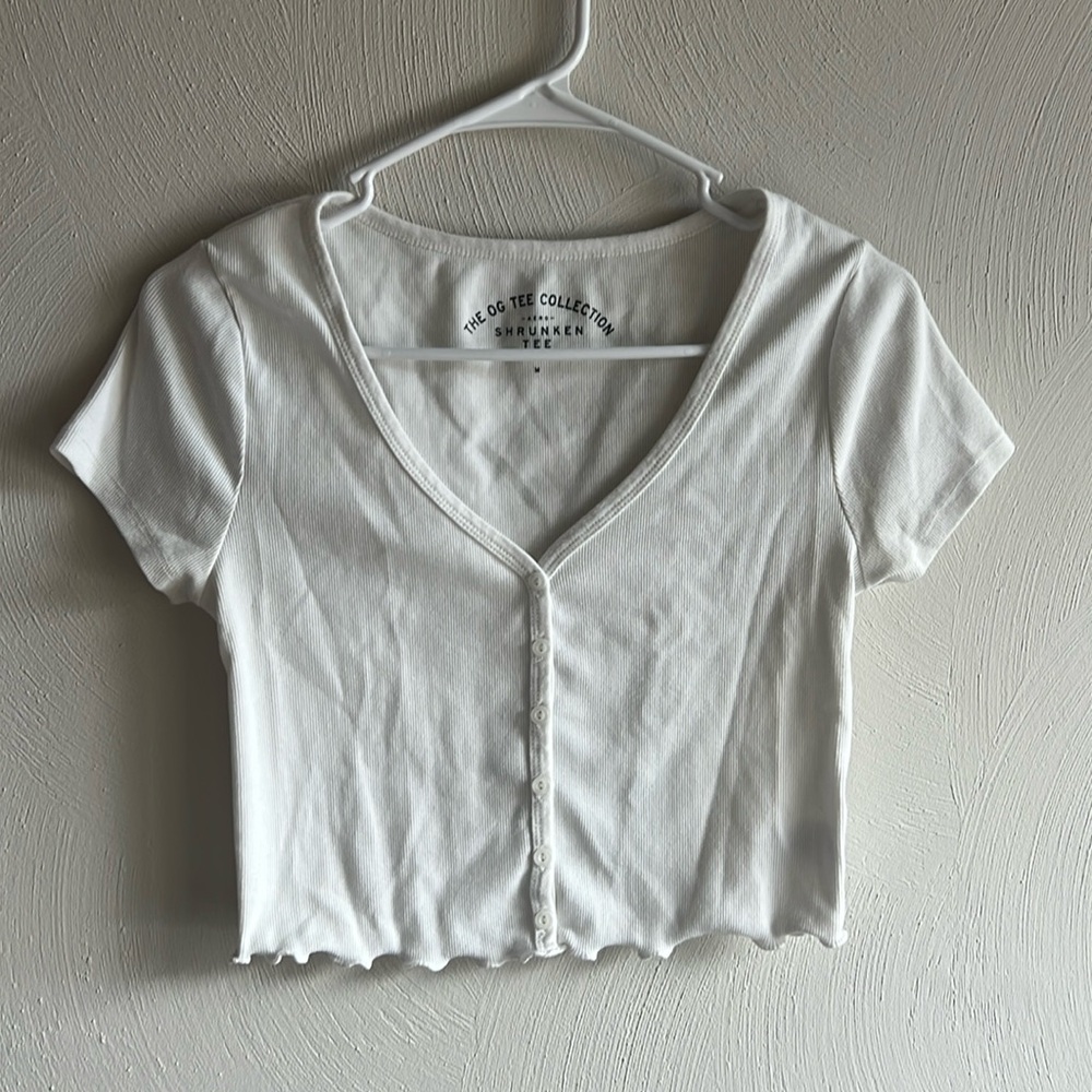 Aeropostale shrunken tee medium